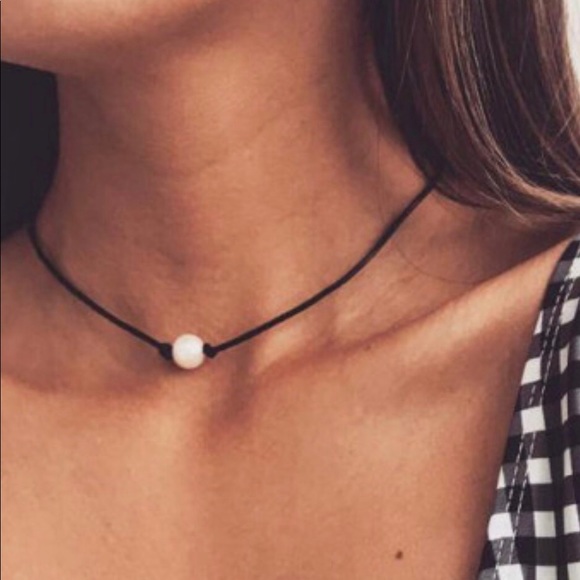 Jewelry - Black Chord Adjustable Single Pearl Choker